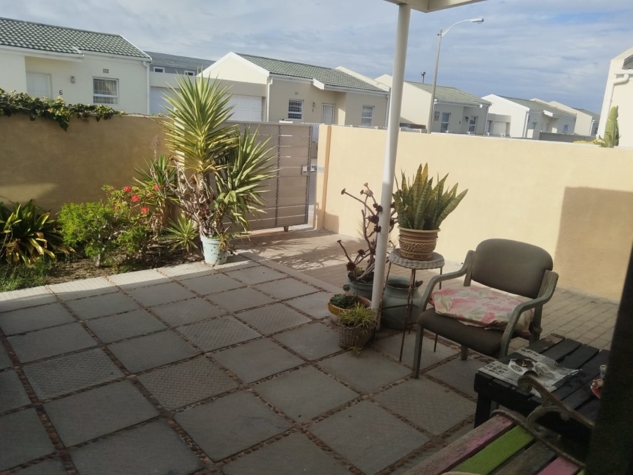 To Let 2 Bedroom Property for Rent in Muizenberg Western Cape